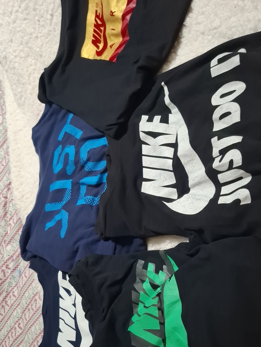 All Large Nike Mens Short- Comes from pet free and smoke.Free home - Picture 3 of 3